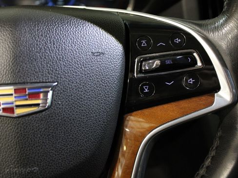 Used 2019 Cadillac Escalade Premium Luxury image 34