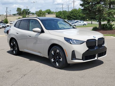 New 2026 BMW X3 xDrive30i w/ Premium Package AWD/4WD image 2
