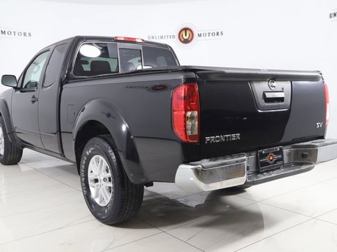 Used 2015 Nissan Frontier SV image 4