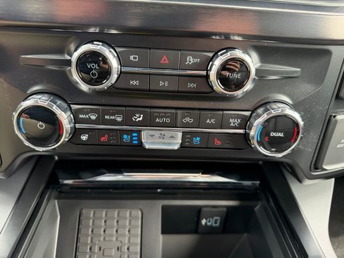 New 2026 Ford F350 Lariat w/ Black Appearance Package AWD/4WD image 24
