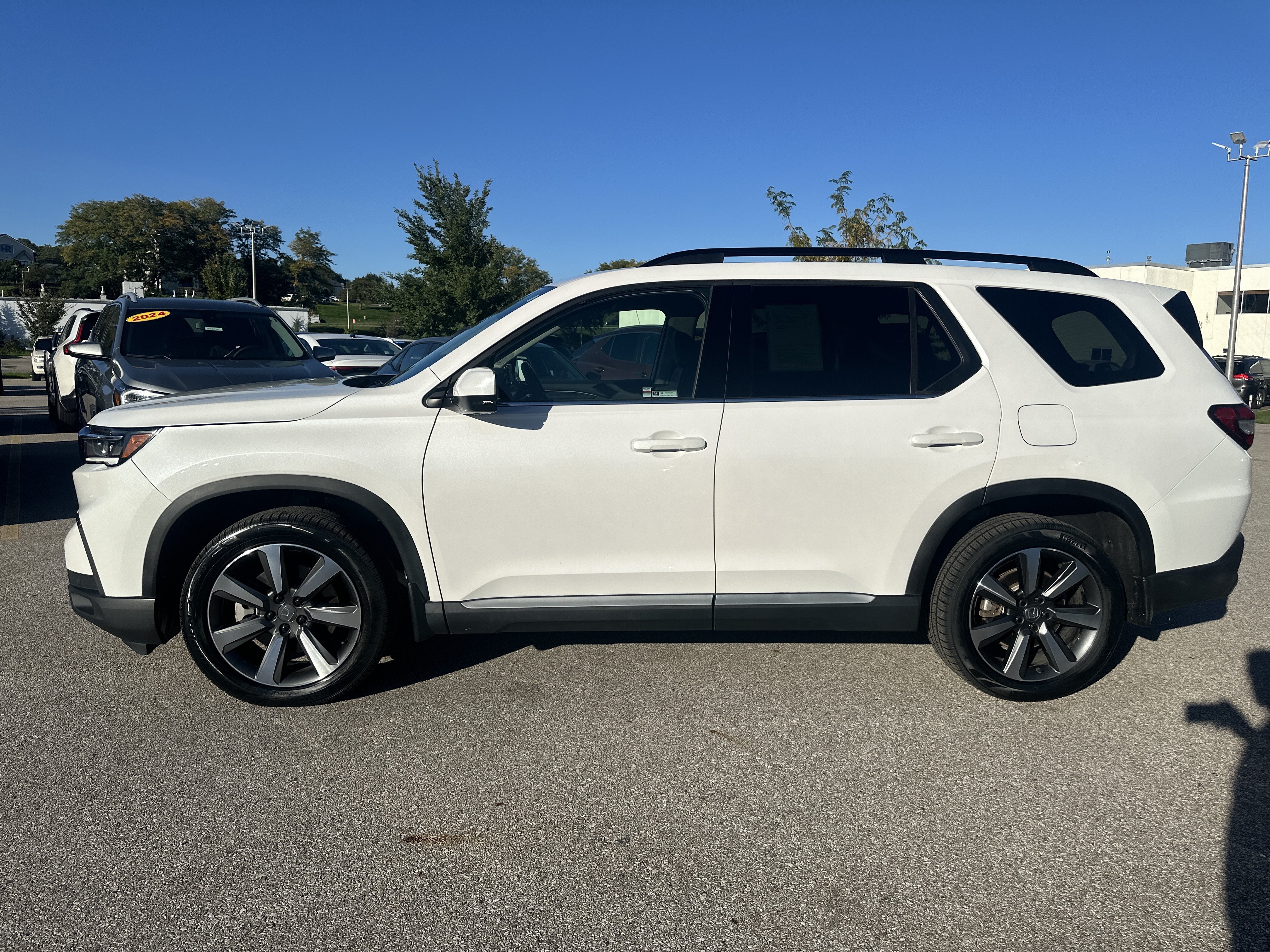 Certified 2024 Honda Pilot Elite image 6