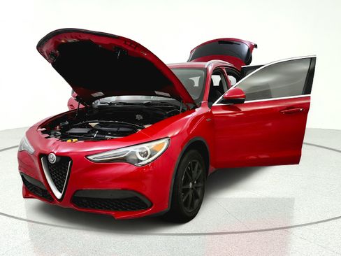 Used 2018 Alfa Romeo Stelvio AWD image 10