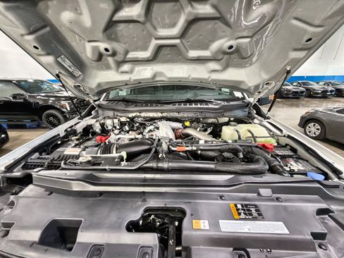 New 2026 Ford F250 Lariat w/ Black Appearance Package image 34