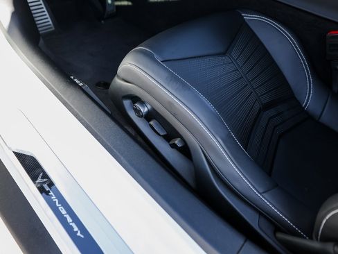 Used 2025 Chevrolet Corvette Stingray Preferred Cpe w/ Stealth Interior Trim Package image 14