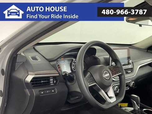 Used 2024 Nissan Altima 2.5 SV image 12