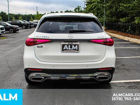 Used 2025 Mercedes-Benz GLC 350e 4MATIC image 10