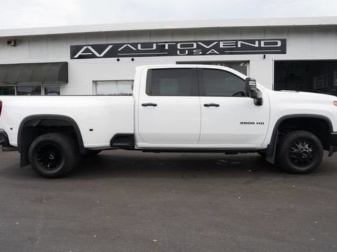 Used 2020 Chevrolet Silverado 3500 LTZ w/ LTZ Plus Package AWD/4WD image 15