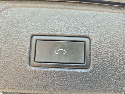 Used 2024 Volkswagen Atlas SE image 15