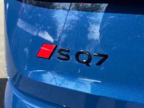 New 2026 Audi SQ7 Prestige image 11