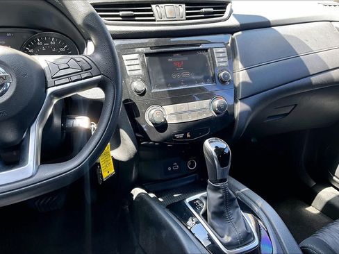 Used 2020 Nissan Rogue S FWD image 7