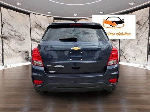 Used 2019 Chevrolet Trax LS w/ Tint and Cruise Package FWD image 5