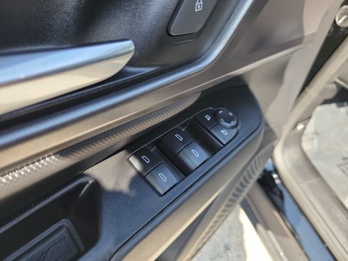 Used 2025 Chevrolet Equinox EV LT FWD image 24