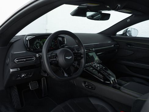Used 2025 Aston Martin V8 Vantage Coupe RWD image 8