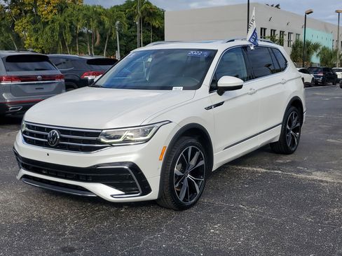 Certified 2022 Volkswagen Tiguan SEL R-Line image 33