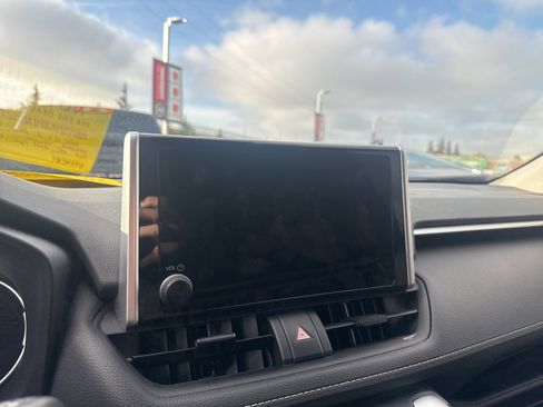 Used 2025 Toyota RAV4 LE image 13