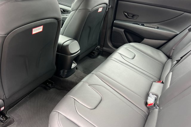 New 2026 Hyundai Elantra SEL Sport FWD image 11