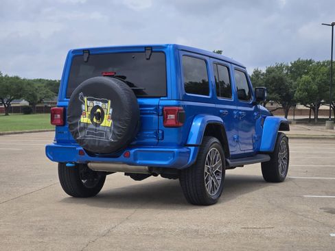Used 2022 Jeep Wrangler Unlimited Sahara AWD/4WD image 6