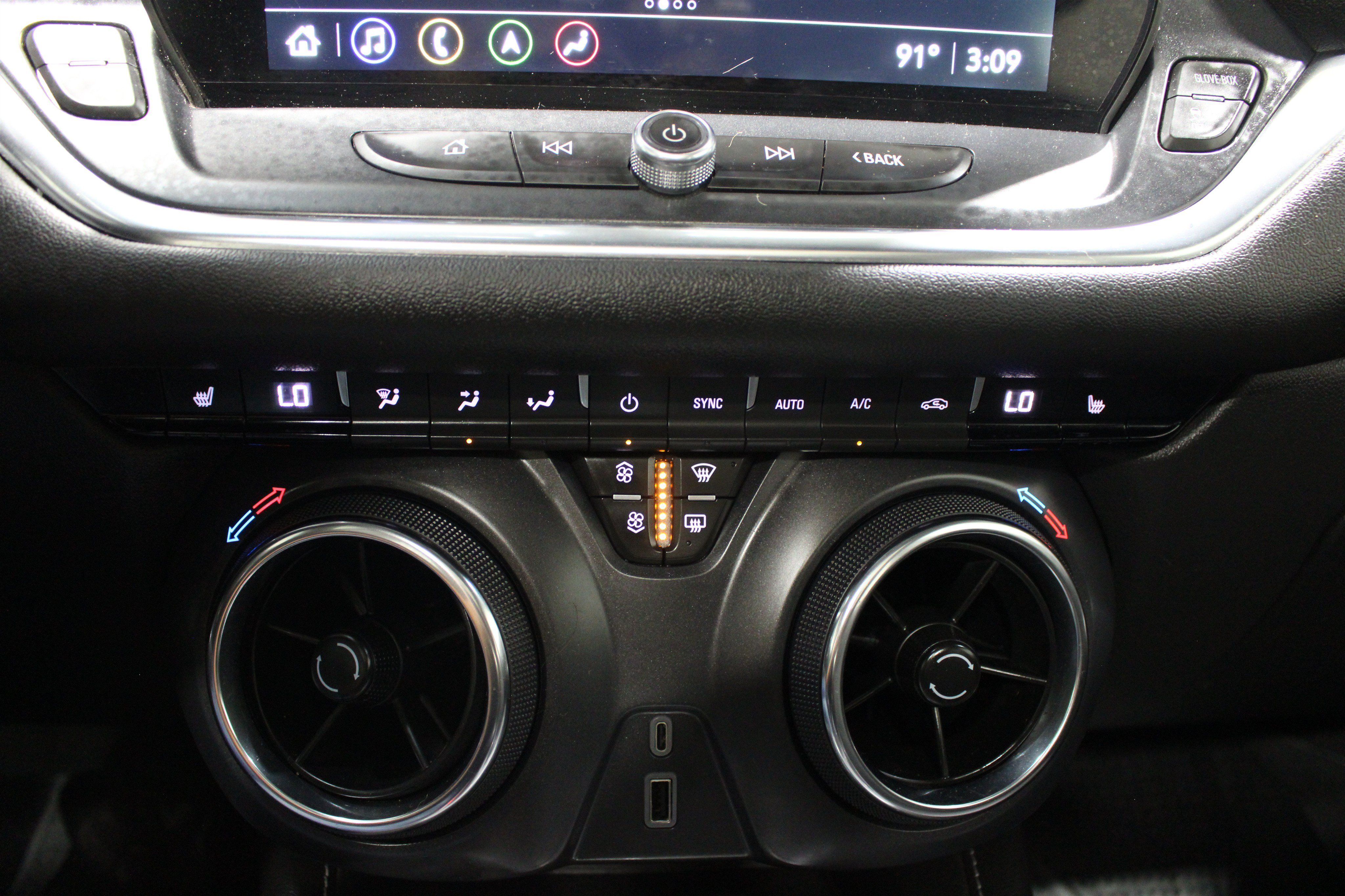 Used 2023 Chevrolet Blazer LT w/ Sound & Technology Package FWD image 19