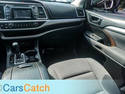 Used 2019 Toyota Highlander LE FWD image 26