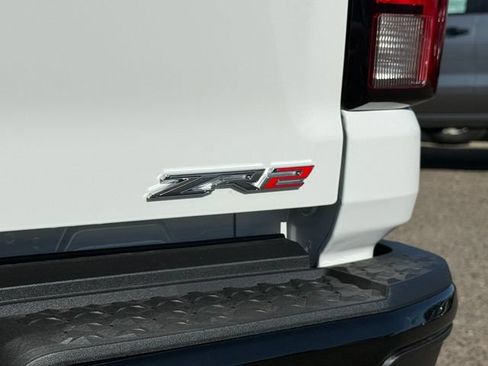 New 2026 Chevrolet Colorado ZR2 w/ Technology Package AWD/4WD image 7