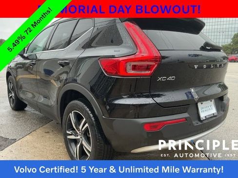 Certified 2025 Volvo XC40 B5 Core AWD/4WD image 12