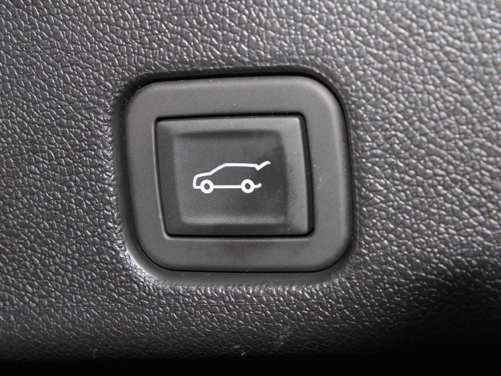Certified 2026 GMC Acadia Elevation AWD/4WD image 9