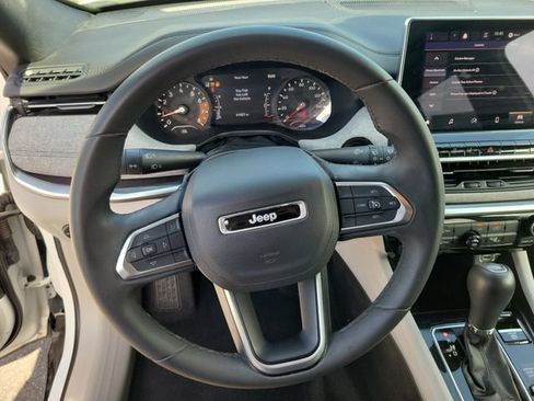 Used 2024 Jeep Compass Latitude AWD/4WD image 28