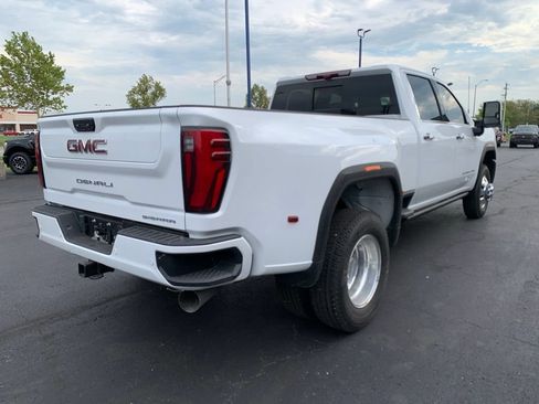 Used 2024 GMC Sierra 3500 Denali w/ Denali Reserve Package AWD/4WD image 3