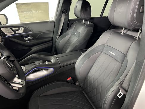 New 2025 Mercedes-Benz GLS 63 AMG 4MATIC image 16