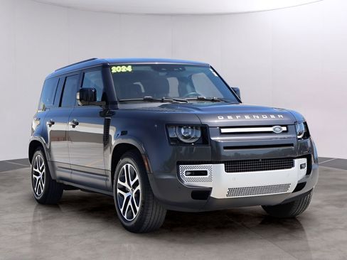 Used 2024 Land Rover Defender 110 S AWD/4WD image 3