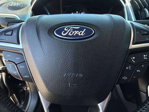 Used 2016 Ford Edge SEL w/ Equipment Group 201A AWD/4WD image 11