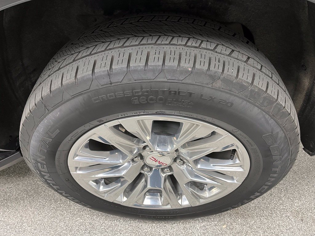 Used 2025 GMC Yukon XL Denali AWD/4WD image 14