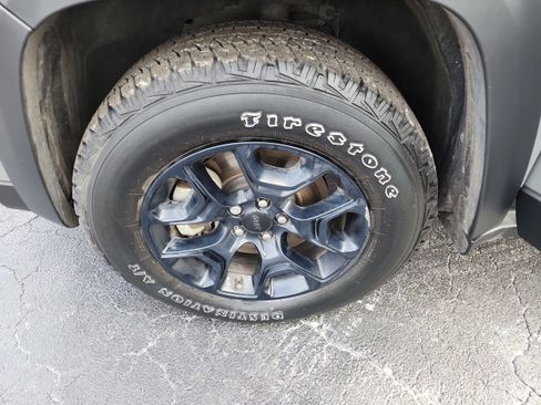 Used 2022 Jeep Cherokee Latitude w/ Sun & Sound Group image 31