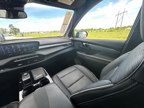 Used 2025 Buick Enclave Sport Touring FWD image 30