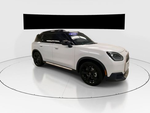 Used 2025 MINI Cooper Countryman SE AWD/4WD image 2