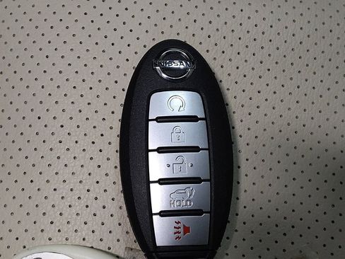 Used 2018 Nissan Murano Platinum image 32