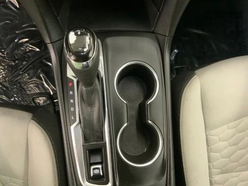 Used 2019 Chevrolet Equinox LS AWD/4WD image 15