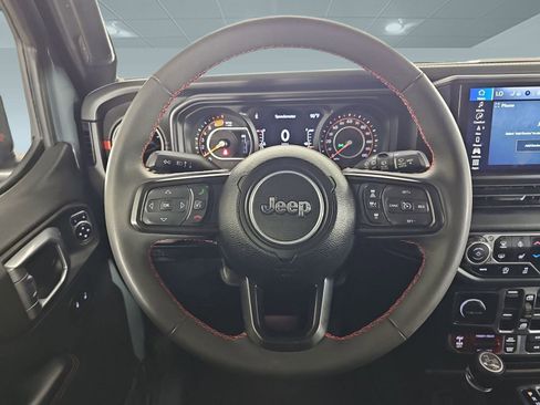 Used 2024 Jeep Wrangler Unlimited Rubicon image 13