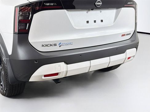 Used 2025 Nissan Kicks SR w/ SR Premium Package AWD/4WD image 38