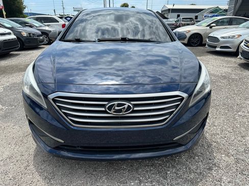 Used 2017 Hyundai Sonata SE FWD image 2