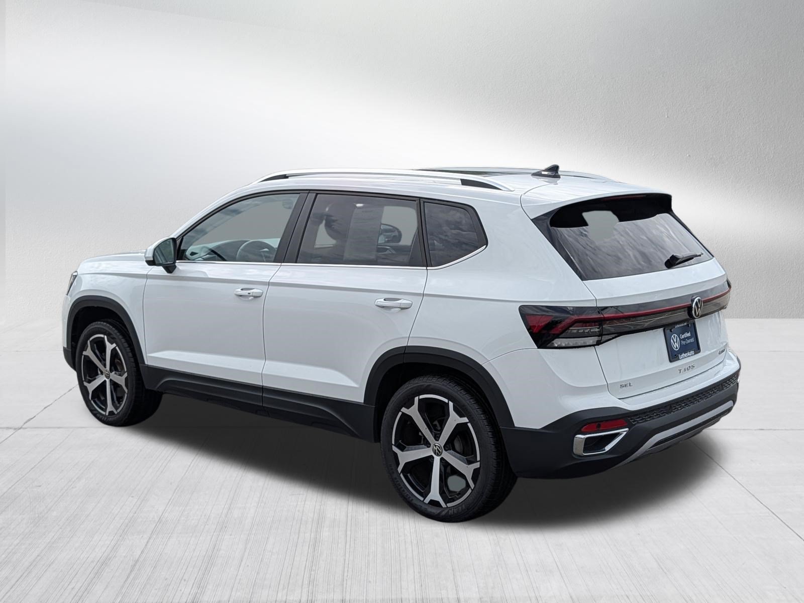 Certified 2025 Volkswagen Taos SEL AWD/4WD image 5
