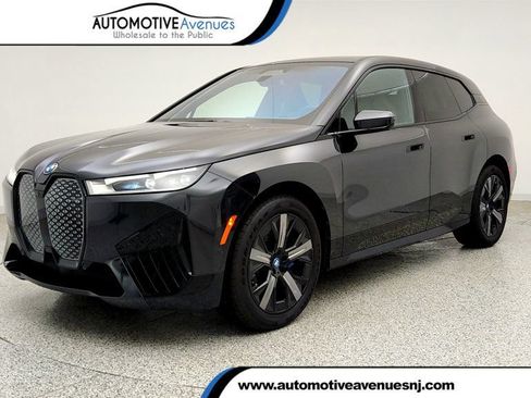 Used 2025 BMW iX xDrive50 AWD/4WD image 1
