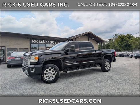 Used 2015 GMC Sierra 2500 Denali AWD/4WD image 1