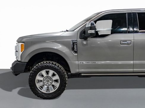 Used 2019 Ford F250 Platinum w/ Platinum Ultimate Package image 10