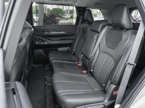 Used 2023 INFINITI QX60 Sensory w/ Vision Package FWD image 19