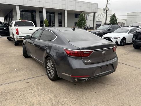 Used 2018 Kia Cadenza Premium w/ Luxury Package image 7