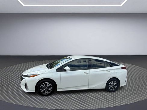 Used 2017 Toyota Prius Prime Plus w/ Carpet Mat Package FWD image 4