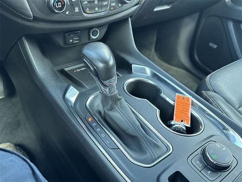 Used 2021 Chevrolet Traverse Premier image 26