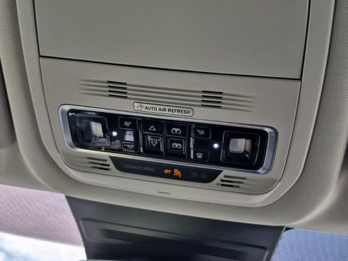 Certified 2025 Lincoln Nautilus Reserve AWD/4WD image 36