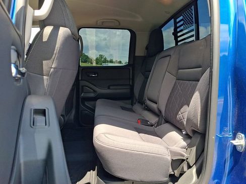 Used 2025 Nissan Frontier SV w/ SV Convenience Package AWD/4WD image 10